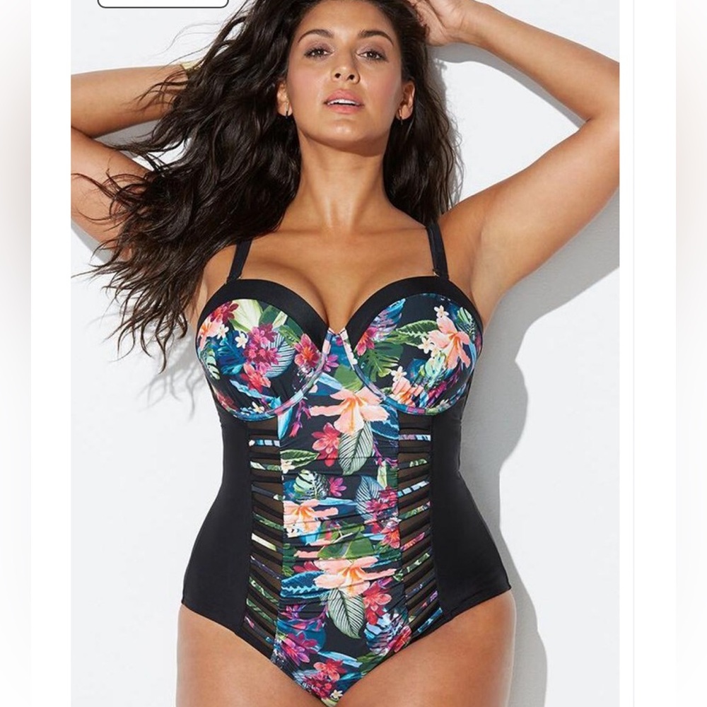 Sexy swimsuit with Hawaiian print